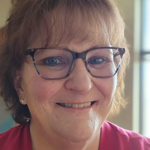 Teresa Weyer Headshot