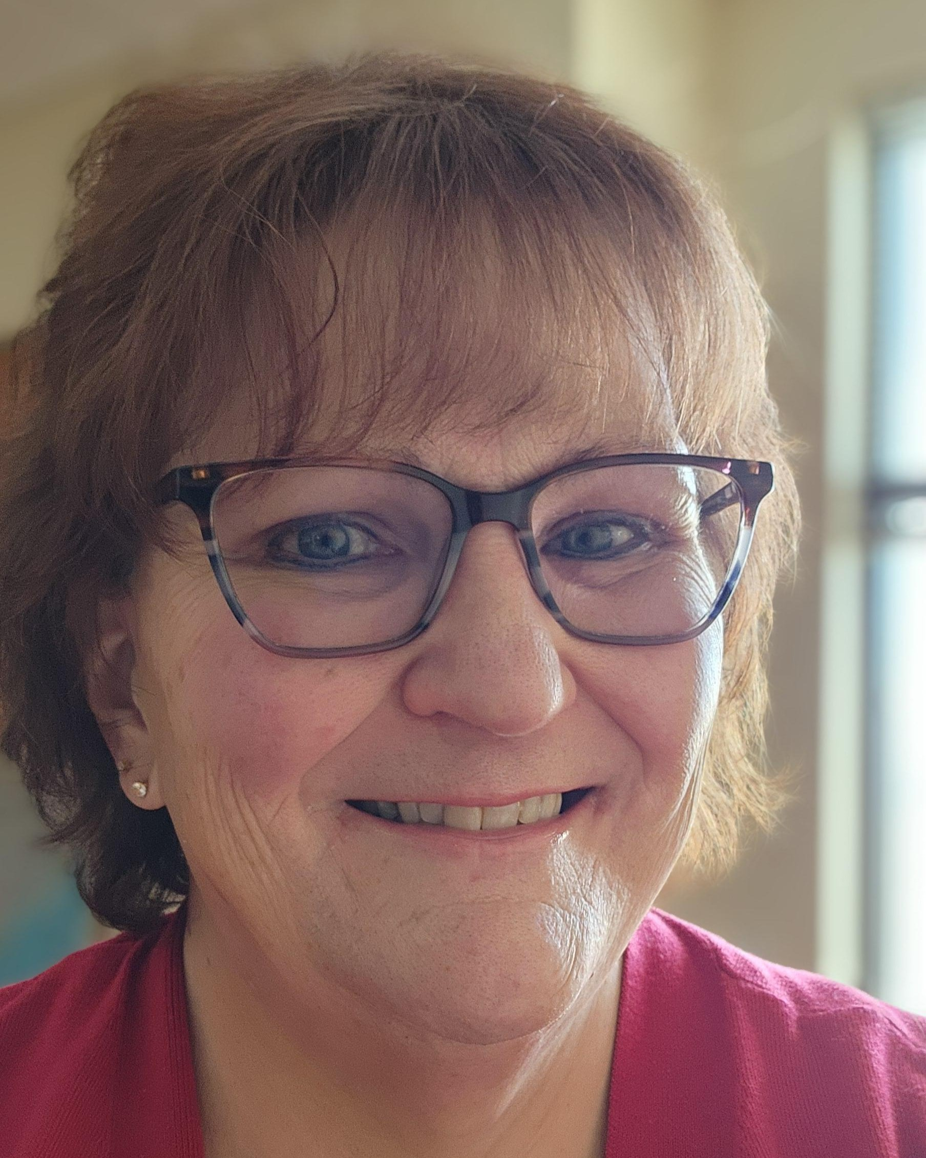 Teresa Weyer Headshot